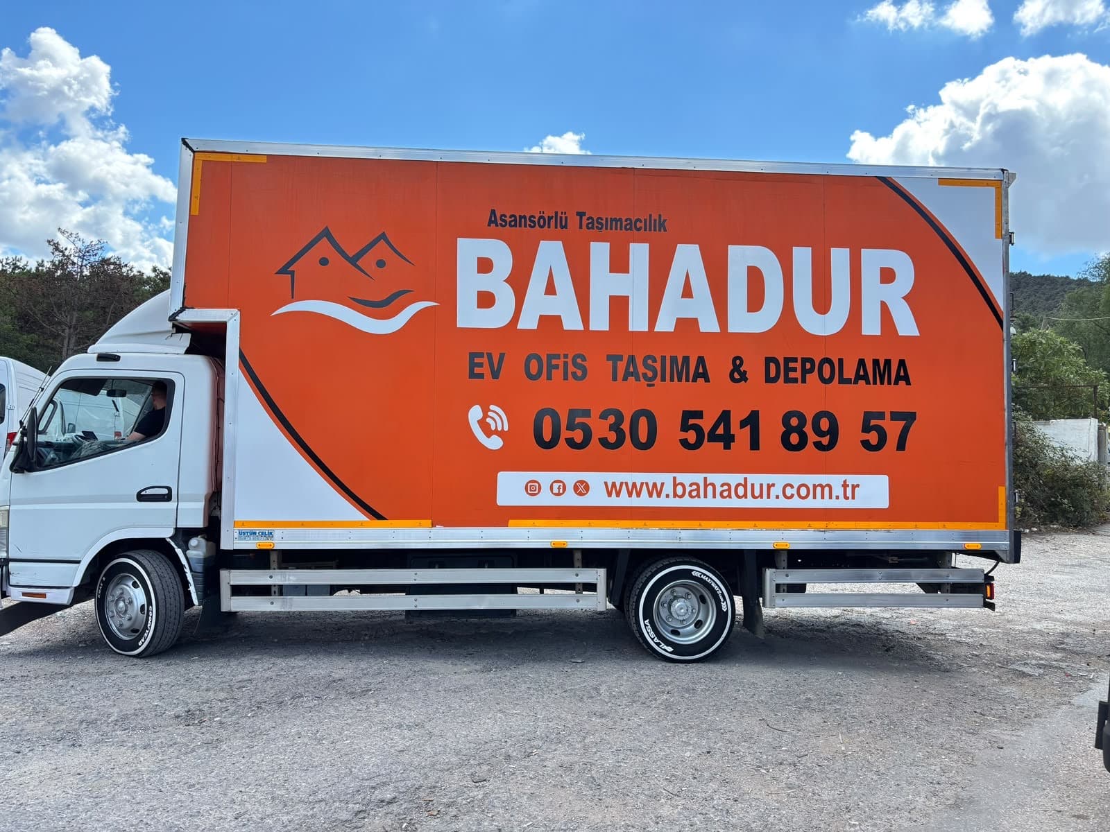 Bahadur Nakliyat taşıma aracı